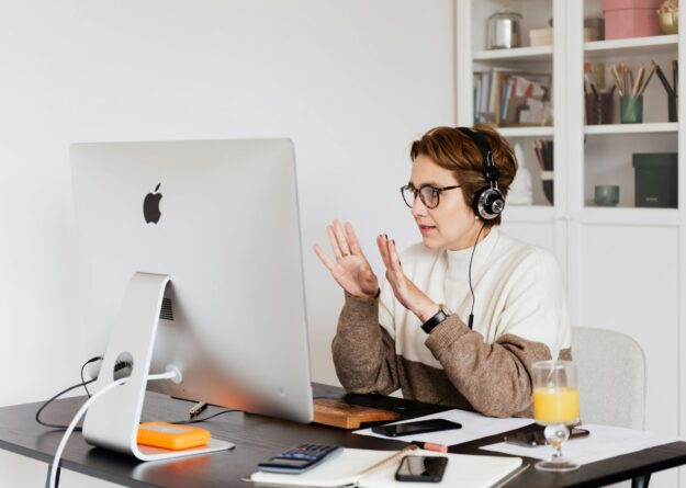 How to Protect Your Well-Being in HR